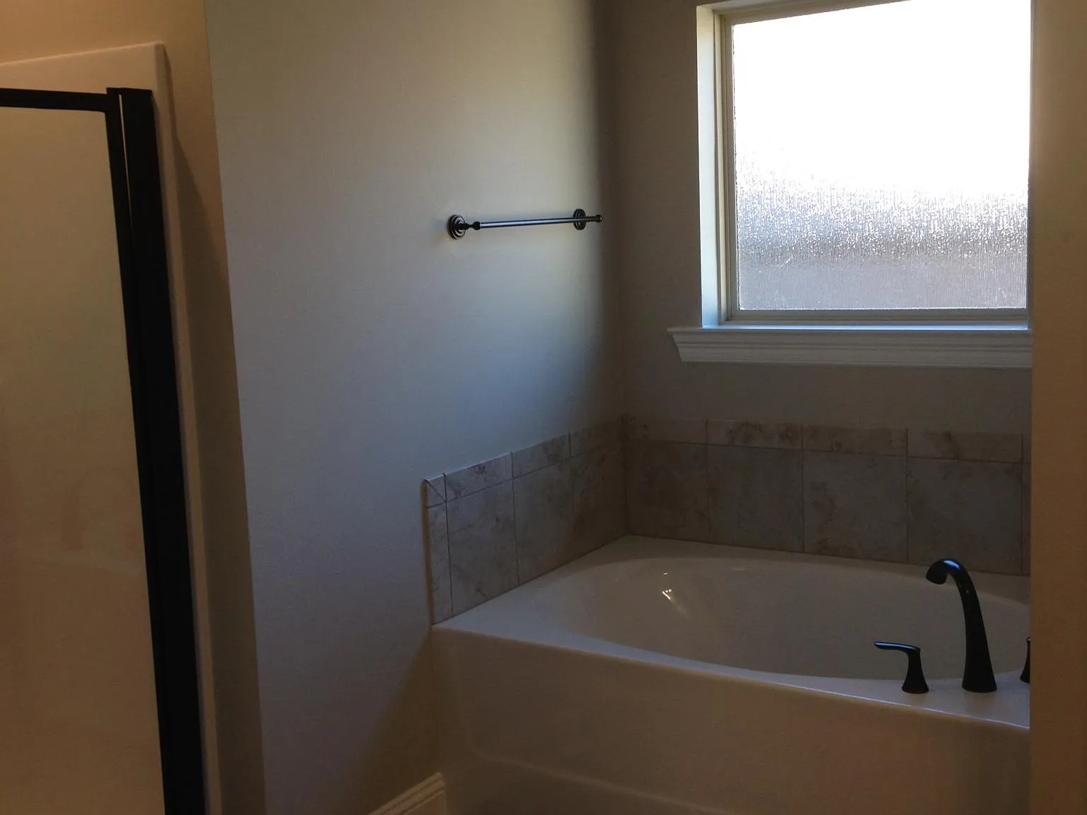 3 bed, 1640 sqft, $1,975 — Photo 3