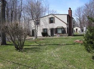5902 Lakeview Ter, Hamburg, NY 14075