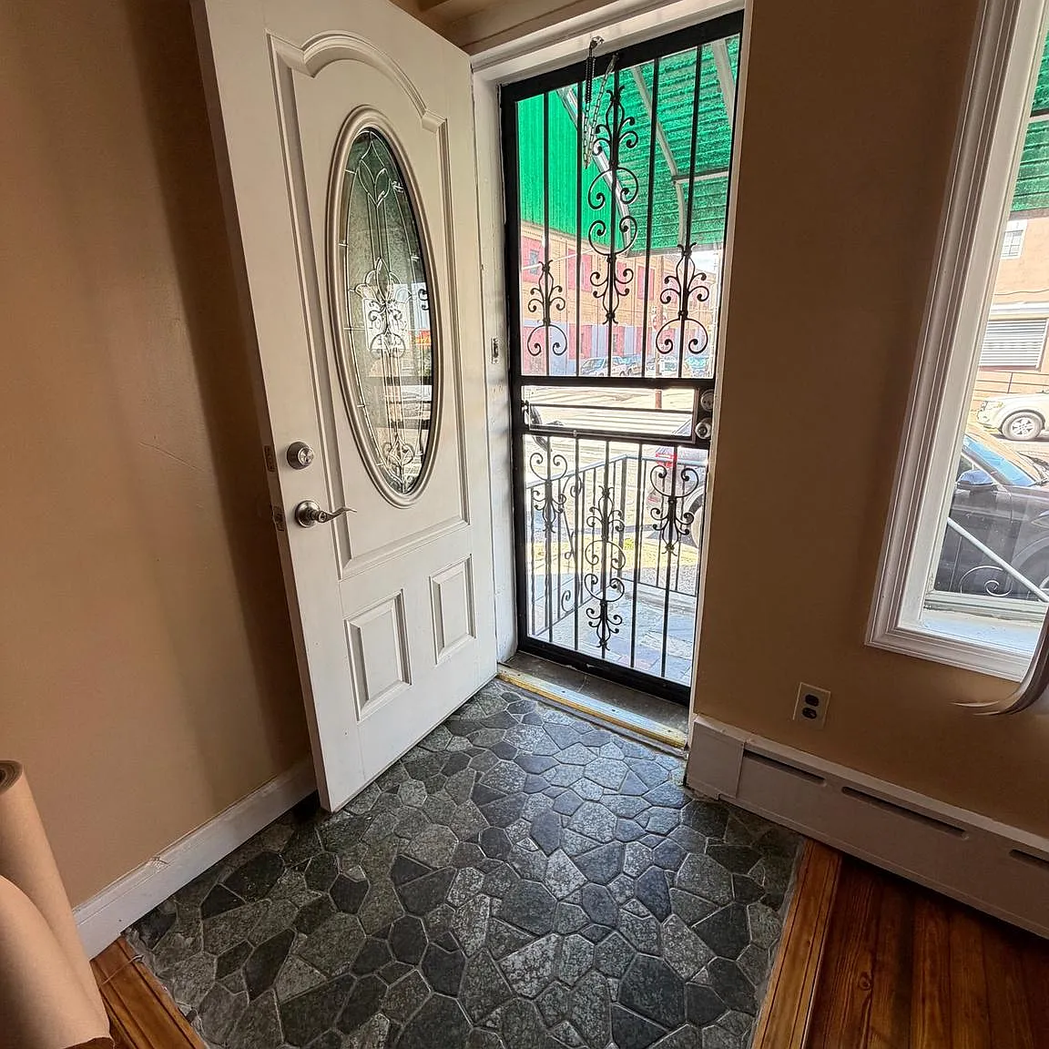 3 bed, 1.5 bath, 1100 sqft, $1,800 — Photo 2