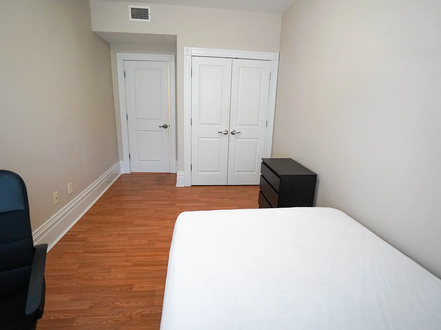 2 bed, 850 sqft, $1,795 — Photo 2