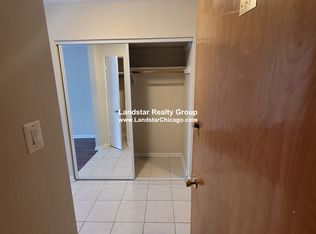 8608 Skokie Blvd APT F1, Skokie, IL 60077