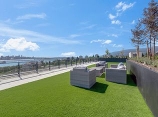 343 Saint Davids Ave #301N, North Vancouver, BC V7L 3P2