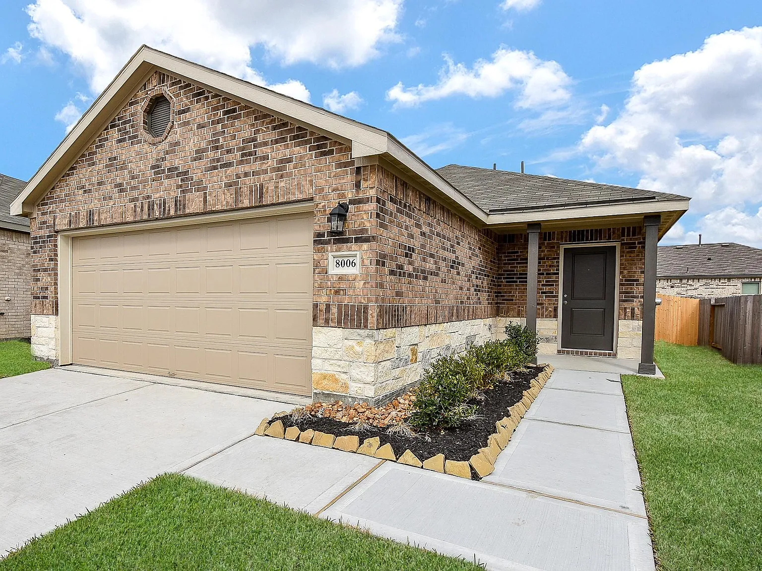 3 bed, 2.0 bath, 1402 sqft, $1,950 — Photo 2