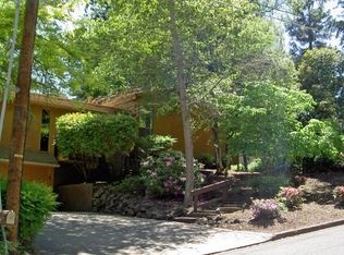 698 S Mountain Ave, Ashland, OR 97520