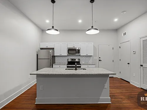 212 Seventh St. Photo 1