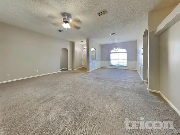 2738 Ravine Hill Dr — Photo 2