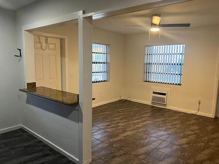 1202 S M St — Photo 3