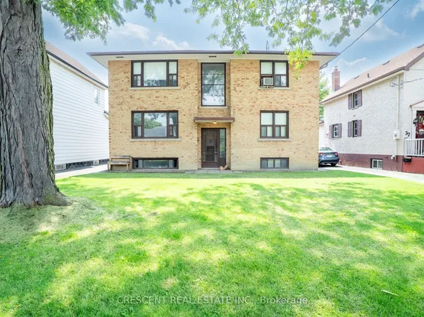 35 Laburnham Ave, Toronto, ON M8W 1S6