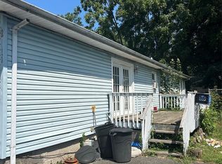 128 Grove St, Mahwah, NJ 07430