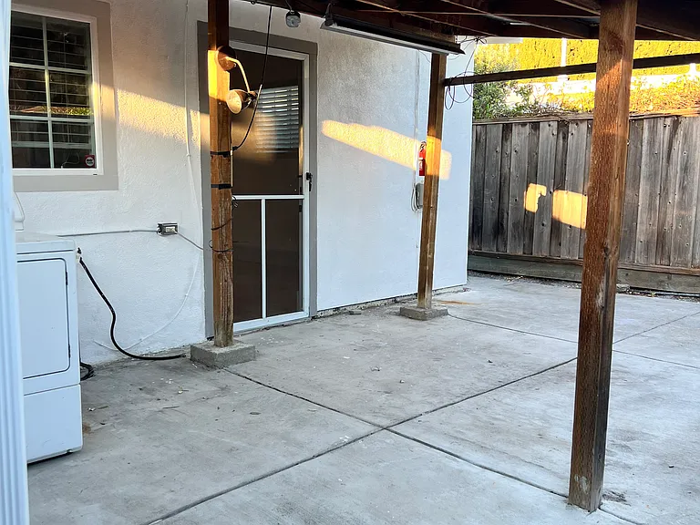 996 Fairwood Ave #2 — Photo 8
