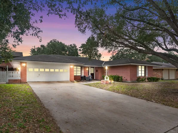 10714 Glenwood St, Corpus Christi, TX 78410