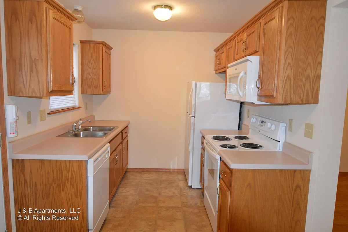Building Photo - 20308 Skyview Dr