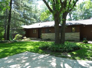 1110 Riverside Dr N, Hudson, WI 54016