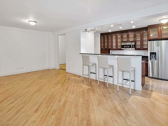 4th image of 25 Central Park W APT 3C