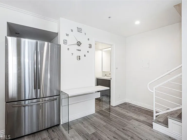 110 W Maple St #30 — Photo 17