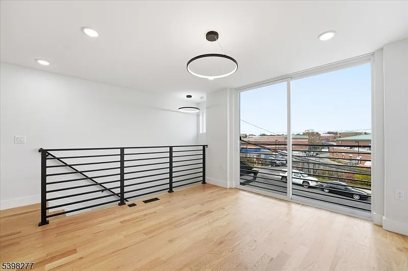 Building Photo - 62 Hillside Ave #1