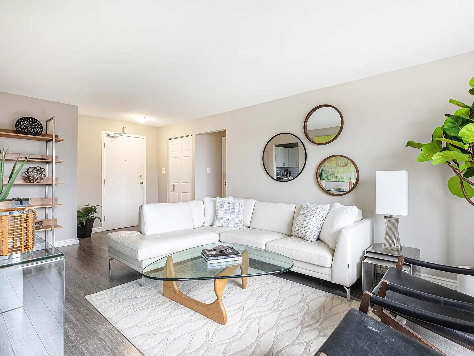 Huntington Place — Photo 4