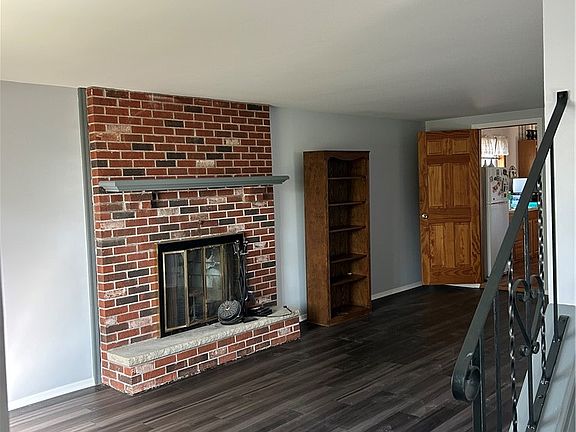 5th image of 105 Rondelay Dr