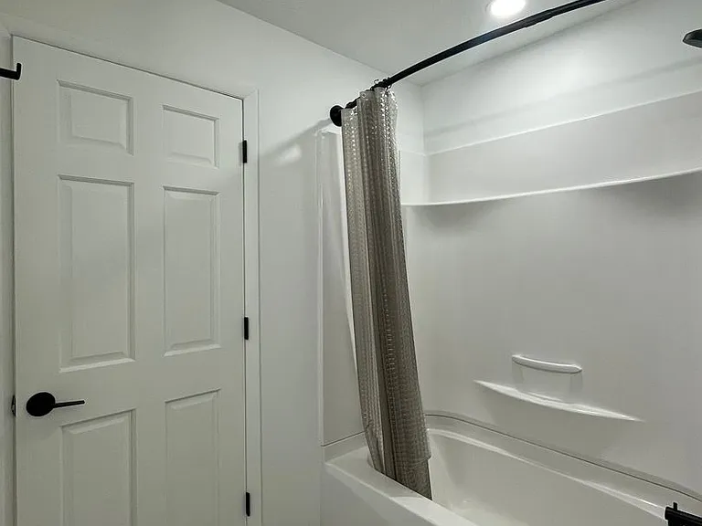 131 N Fairwood Ave — Photo 15