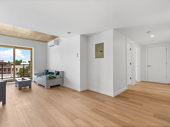 4th image of 11 Weirfield St #6B