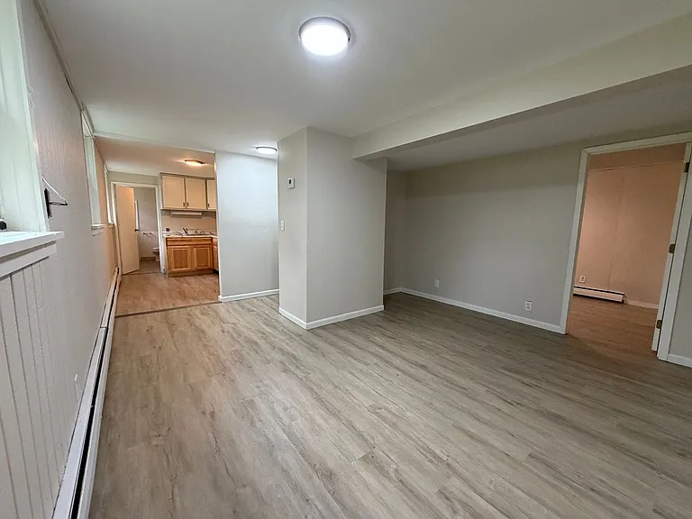 515 W Oak St — Photo 7