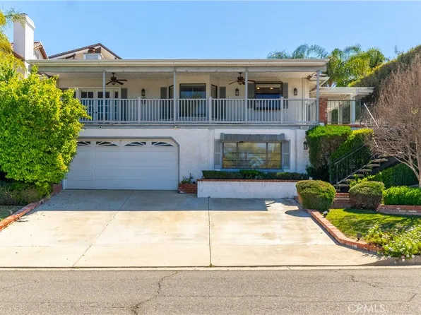 22081 Village Way Dr, Canyon Lake, CA 92587