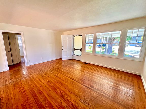 4th image of 221 Hermosa Ave