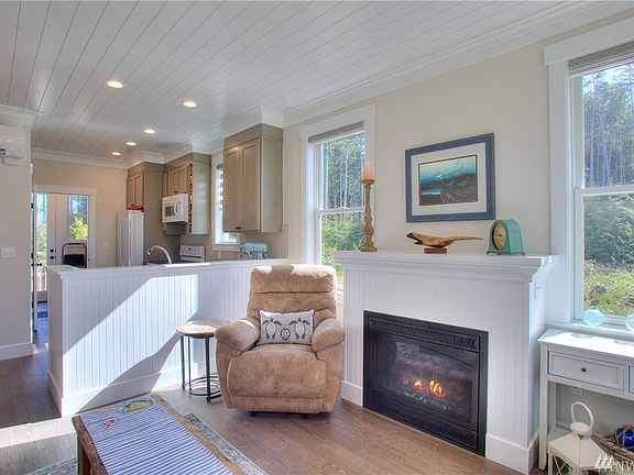 5th image of 42 Rosemary Ln