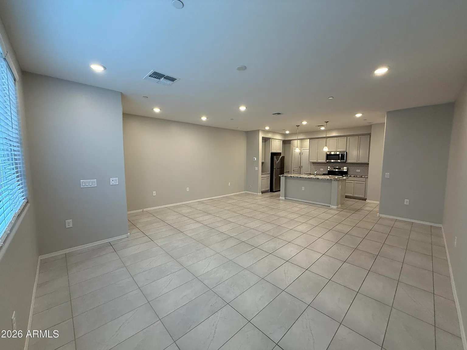 3 bed, 2.5 bath, 1637 sqft, $2,350 — Photo 4