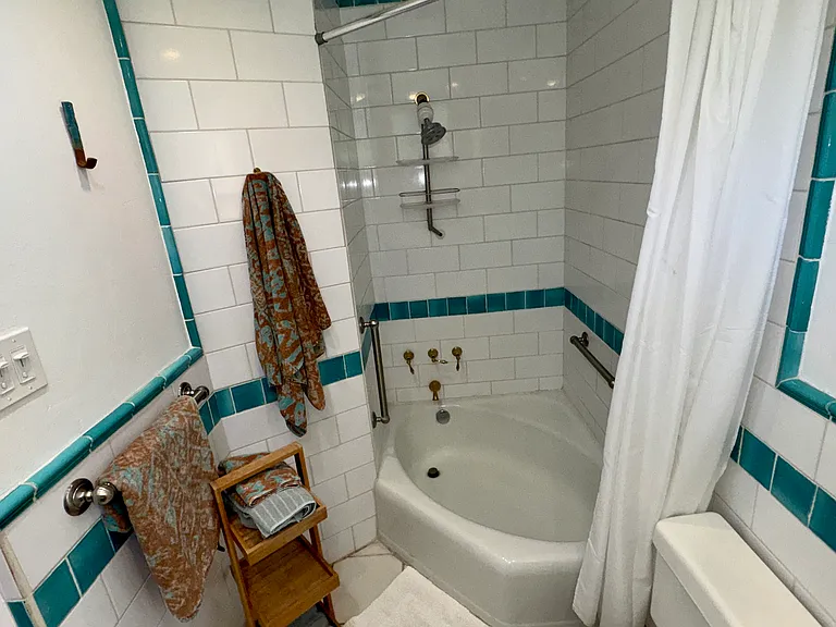 Belden Dr — Photo 21