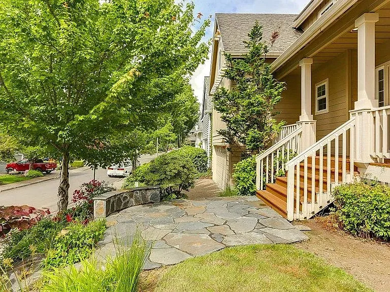 16541 NW Graf St — Photo 3