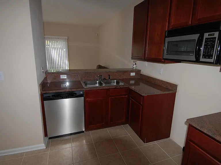 1602 Lane Ave S #705 — Photo 6