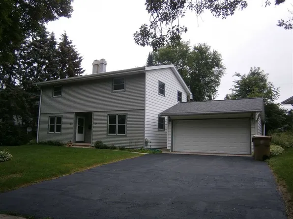 5 Walker Dr, Madison, WI 53714