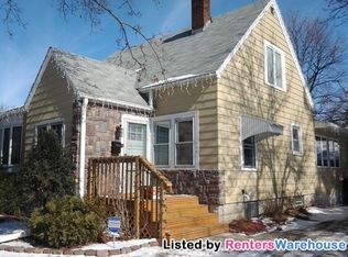 756 McKnight Rd N, Maplewood, MN 55119