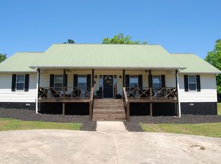 232 School St, Gillsville, GA 30543