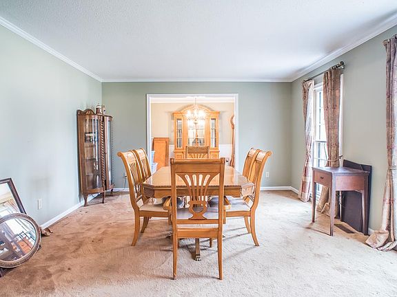 5th image of 9415 Valley Ln SE