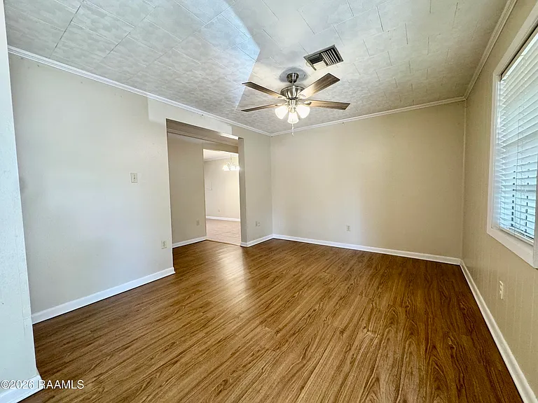 100 Charolais St #B — Photo 4