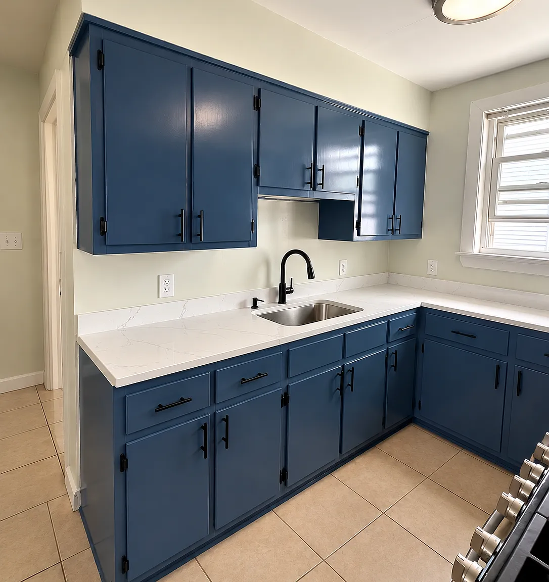 3 bed, 1100 sqft, $3,050 — Photo 1