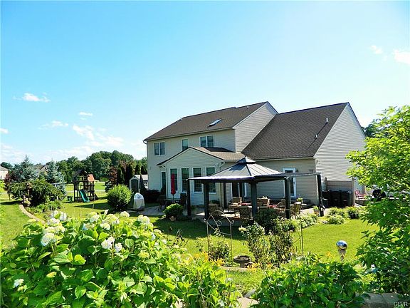 5th image of 2760 Olive Branch Ln