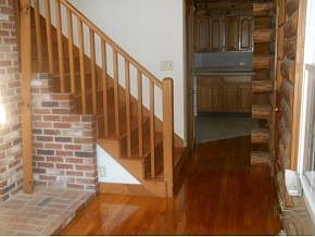 3rd image of 19 Woods Ln