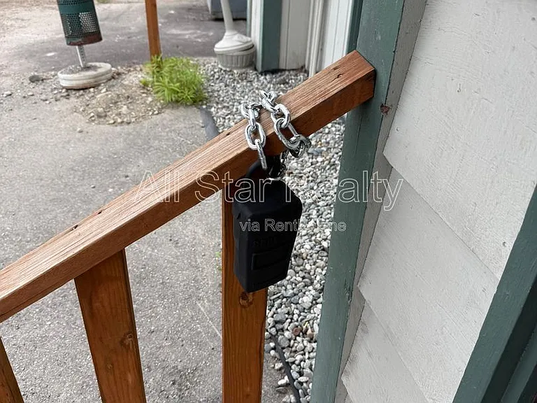 211 McCarrey St #2B — Photo 4