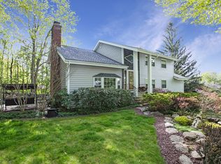 1679 Maxwell Dr, Yorktown Heights, NY 10598