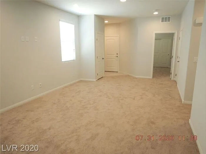 4 bed, 2.0 bath, 1494 sqft, $2,100 — Photo 4