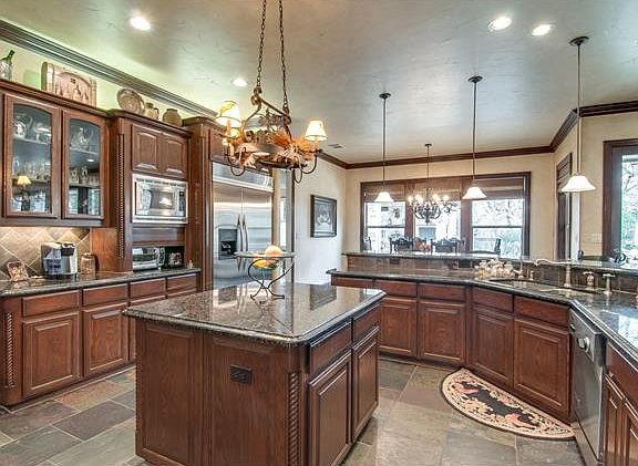 4th image of 3813 Chimney Rock Dr