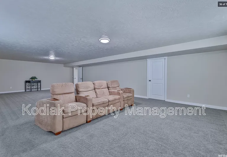 1463 S Kentucky Derby Way — Photo 20