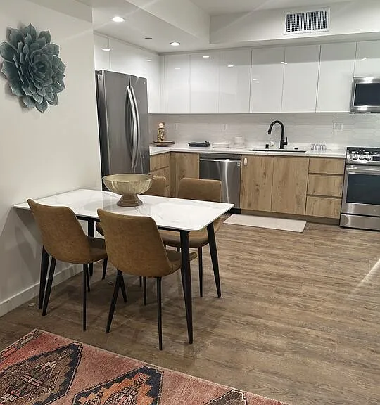 124 S Croft Ave #101 — Photo 21
