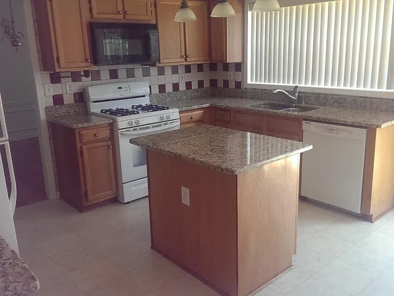 11730 Carriage Park Ln — Photo 2