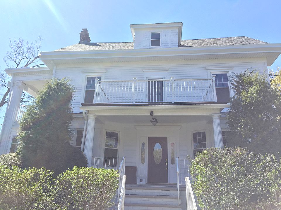1st image of 224 Bradley Ave