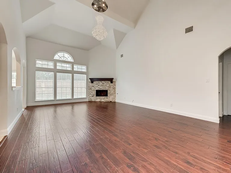 214 Sherwood Dr — Photo 5
