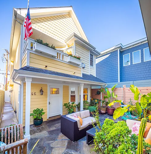 746 G Ave Photo 1